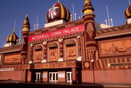 mitchell corn palace.jpg